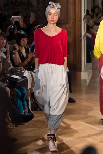 Look 27